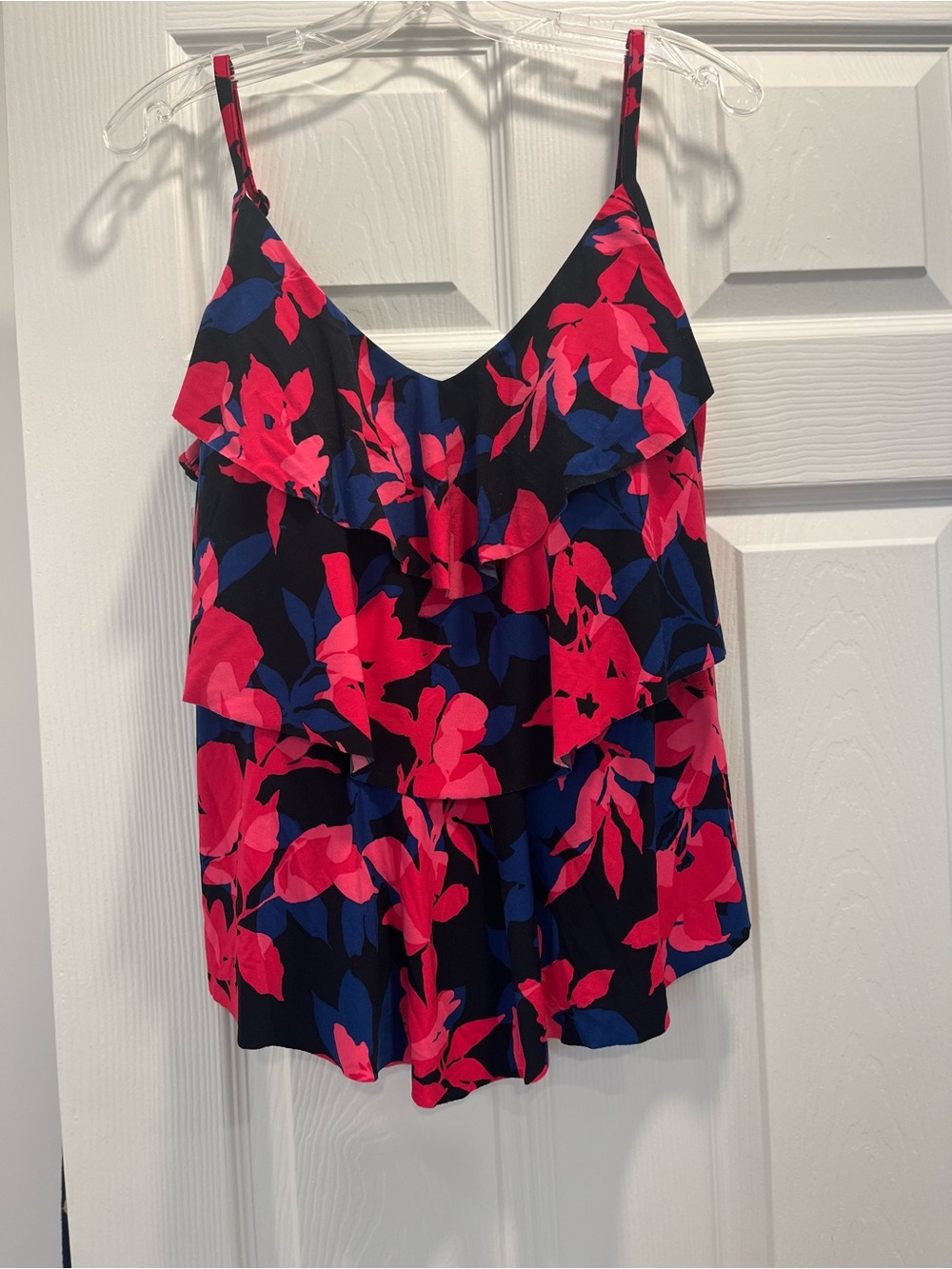 Women’s swim tankini top.  Layered ruffle front.  X-Large